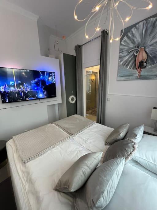 Salt Inn Apartments No 2 - Jacuzzi 威利兹卡 外观 照片